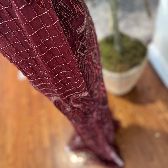 LARA design formal gown - Picture 4 of 5